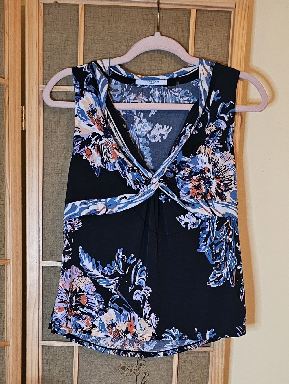 T Tahari Petite Floral Sleeveless Twist Front Blouse Top PL